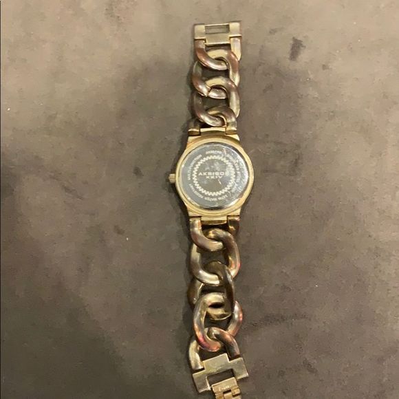 COPY - Gold Watch - Picture 7 of 7